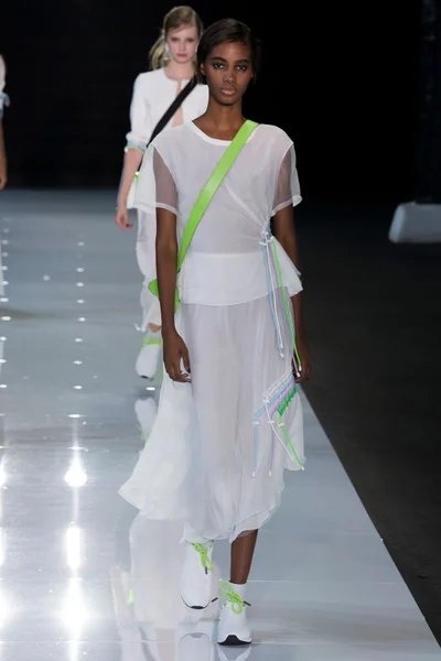 Look 27